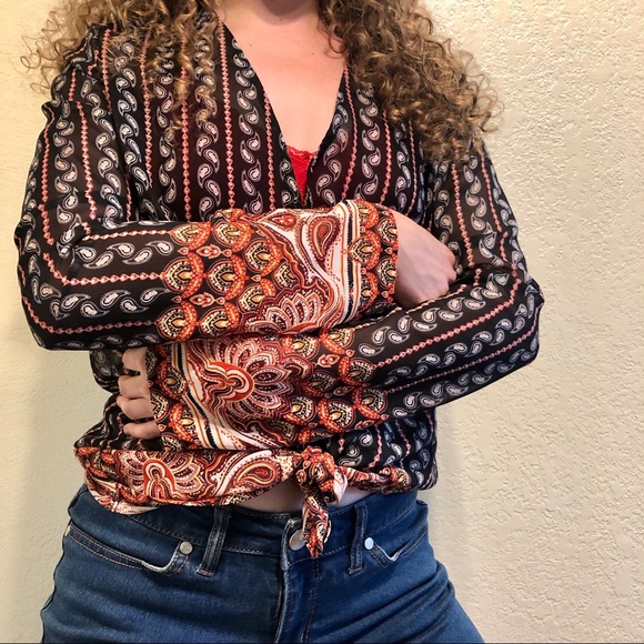 Unique open blouse - Picture 3 of 9